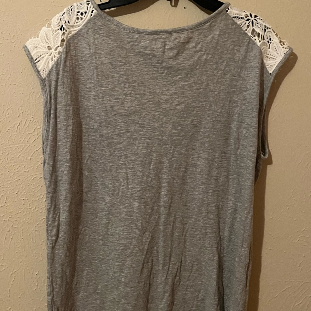 Loft grey tank with lace trim - Picture 2 of 5